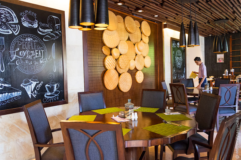 Holiday Inn Resort Bali Benoa – номера с выходом в лагуну-бассейн, Нуса Дуа, Бали Holiday Inn Resort Bali Benoa – номера с выходом в лагуну-бассейн, Нуса Дуа, Бали