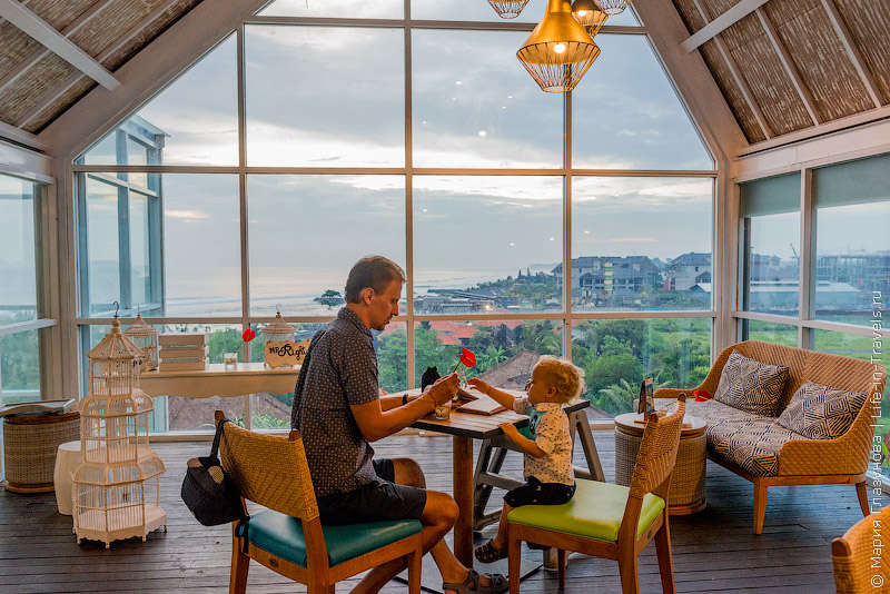 Aston Canggu Beach Resort – новый современный отель на пляже Бату Болонг в Чангу