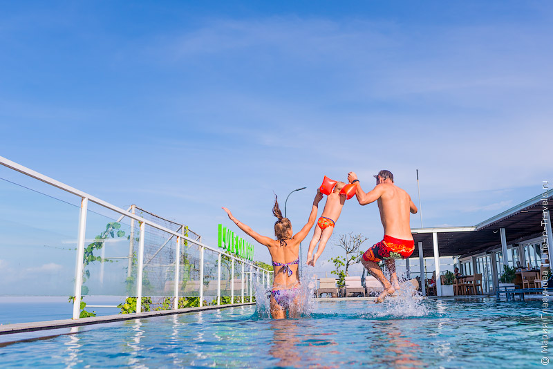 Aston Canggu Beach Resort – новый современный отель на пляже Бату Болонг в Чангу