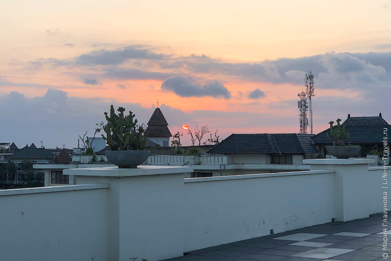 Отель Aston Kuta Hotel & Residence, Кута, Бали